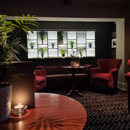 The Lion Hotel Brewood Bagian luar foto