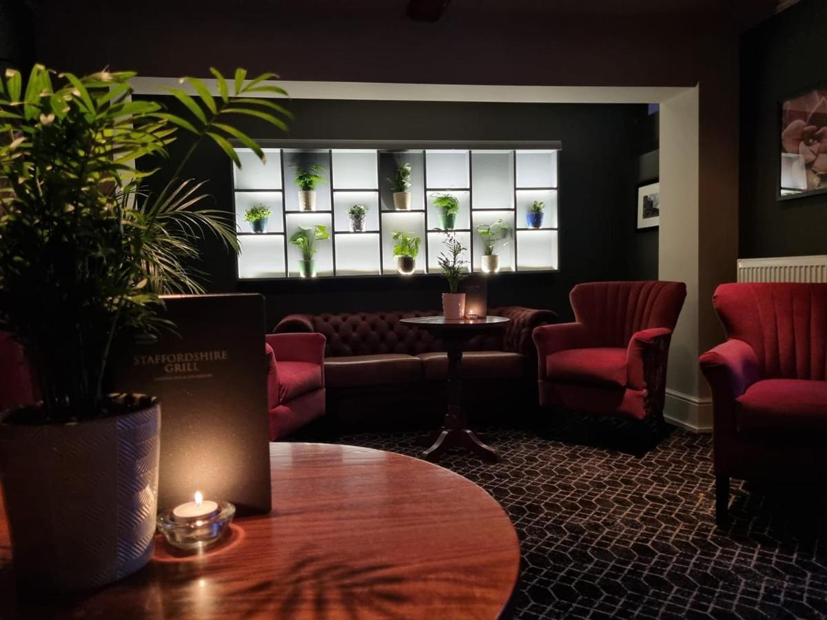 The Lion Hotel Brewood Bagian luar foto