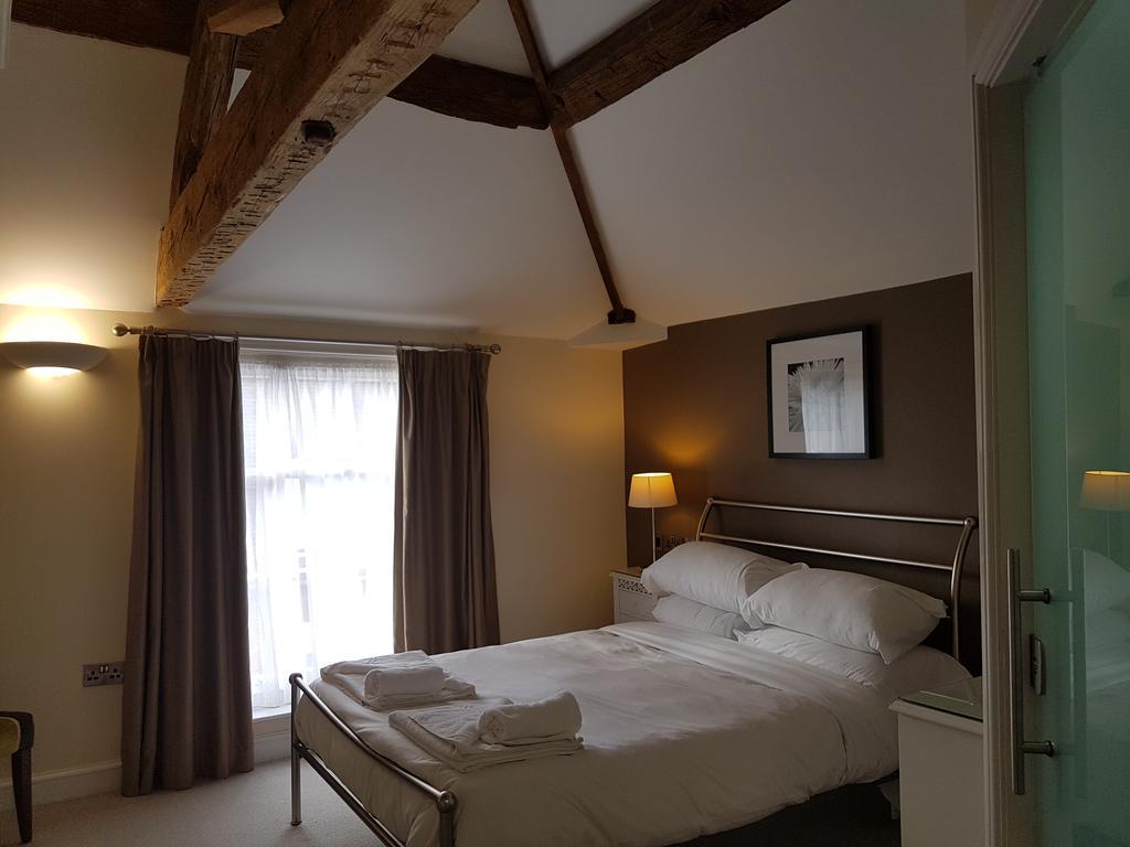 The Lion Hotel Brewood Bagian luar foto
