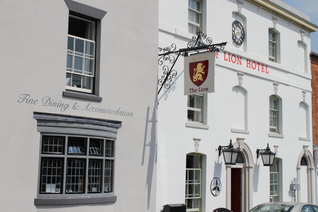 The Lion Hotel Brewood Bagian luar foto