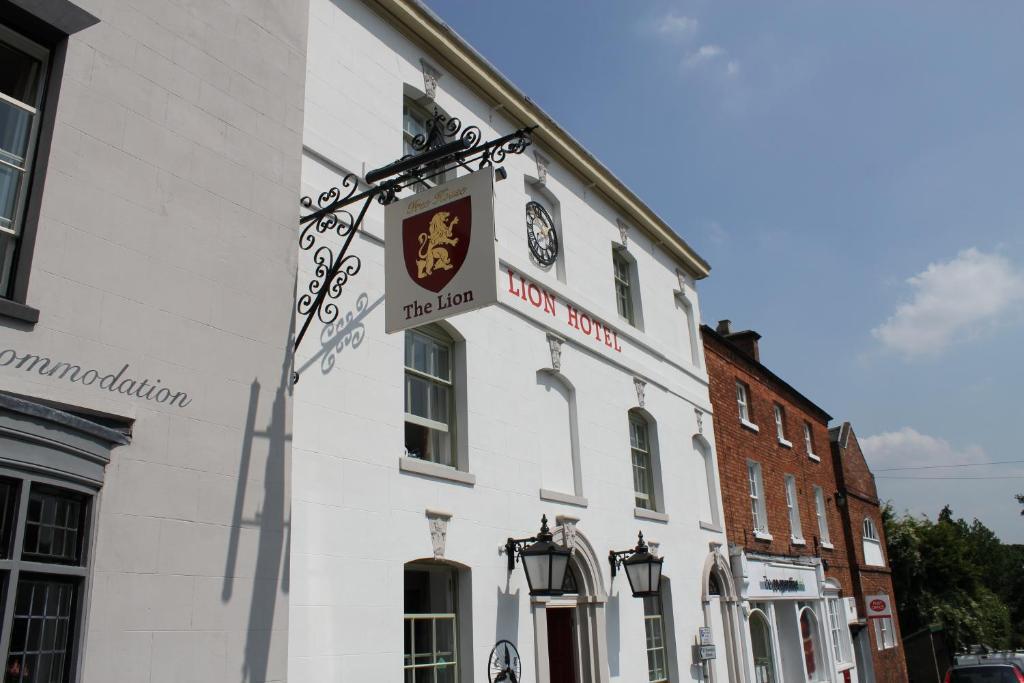 The Lion Hotel Brewood Bagian luar foto