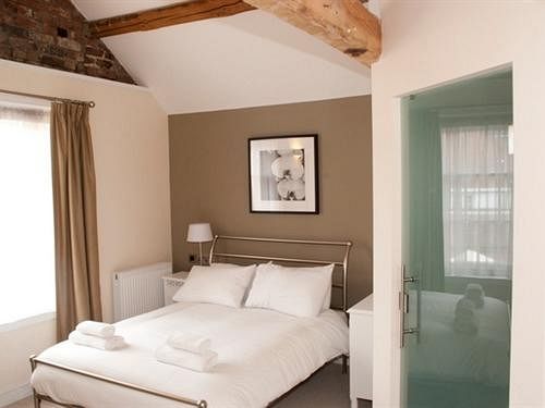 The Lion Hotel Brewood Bagian luar foto