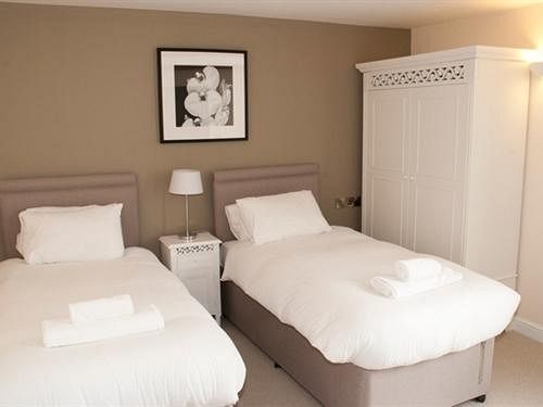 The Lion Hotel Brewood Bagian luar foto
